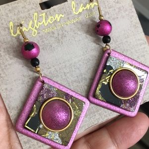 🖤Hawaiian magenta earrings